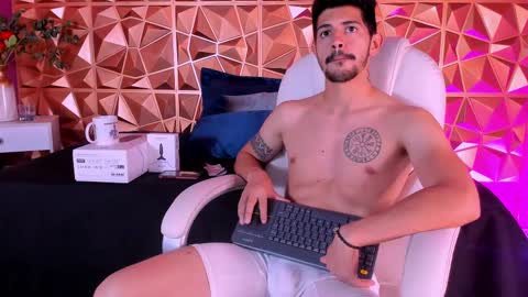 Alejo  online show from February 19, 8:31 pm