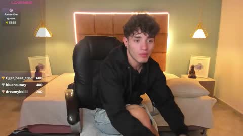 ALejoo Saenz online show from November 29, 9:44 am