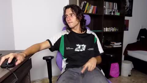 Snapshot of alex_connorr chatting on September 19, 4:02 am alex_connorr online show from September 19, 4:02 am