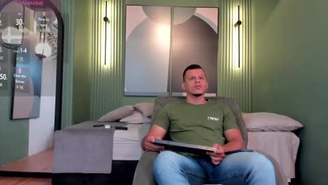 Snapshot of alex_tower chatting on February 15, 7:06 pm Alex Towers online show from February 15, 7:06 pm