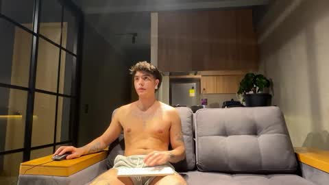 Alex  Dani online show from January 14, 12:33 am