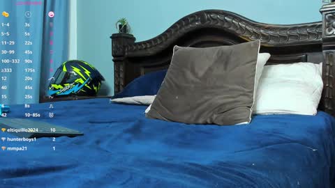 Alexander Savage  online show from December 31, 8:15 am