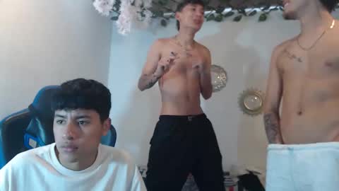 Snapshot of alexandluke1 chatting on October 21, 2:53 pm chicos hot online show from October 21, 2:53 pm