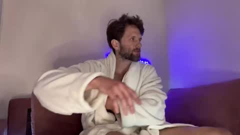 Alex Mann online show from December 14, 7:54 pm