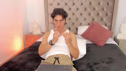 Alexxander Hall online show from January 17, 1:41 am