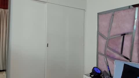 alix online show from October 23, 11:51 pm