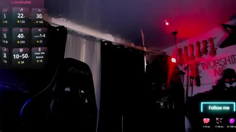   online show from November 9, 4:33 pm