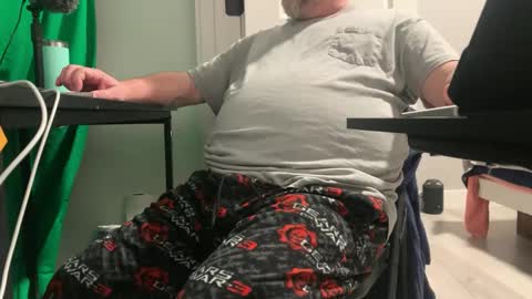 Allergictolove online show from January 4, 7:13 pm