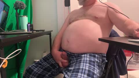 Allergictolove online show from February 5, 6:13 am