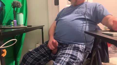 Allergictolove online show from February 5, 4:59 pm