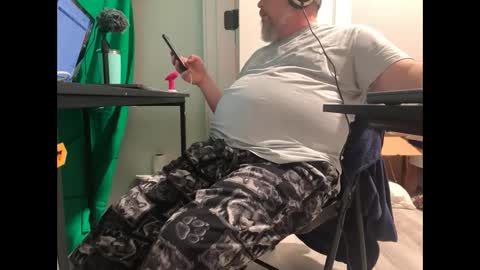 Allergictolove online show from February 25, 1:09 am