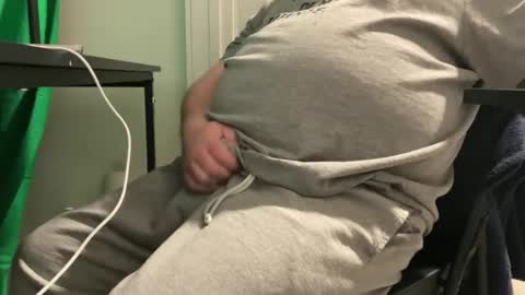 Allergictolove online show from February 12, 4:33 am