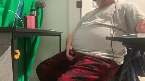 Allergictolove online show from February 15, 4:25 am