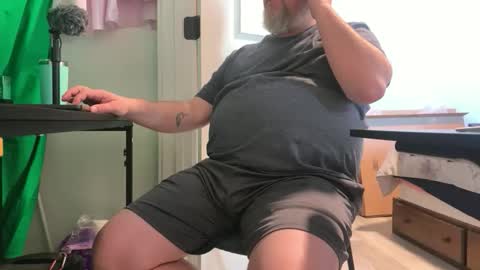 Allergictolove online show from October 7, 4:22 pm