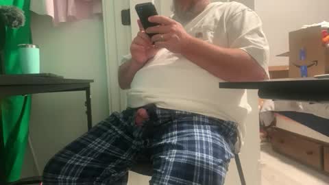 Allergictolove online show from October 26, 6:21 pm