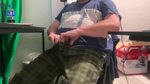 Allergictolove online show from January 27, 11:22 pm