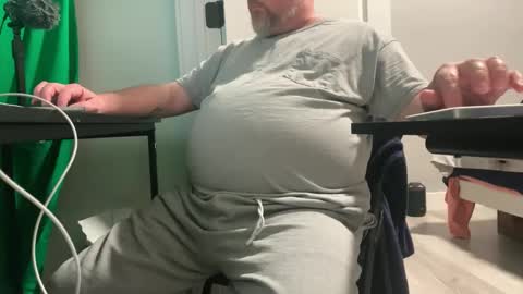 Allergictolove online show from January 11, 3:13 am