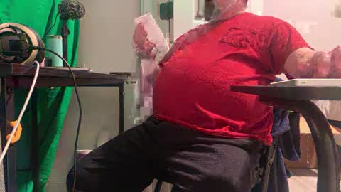 Allergictolove online show from February 17, 2:42 am