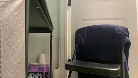 Allergictolove online show from December 25, 9:00 pm