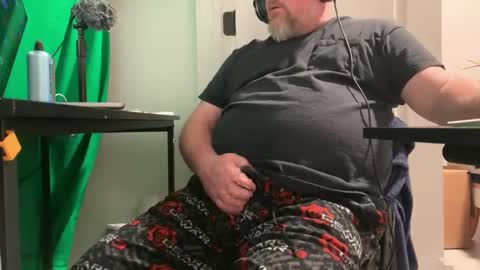 Allergictolove online show from January 15, 11:19 pm