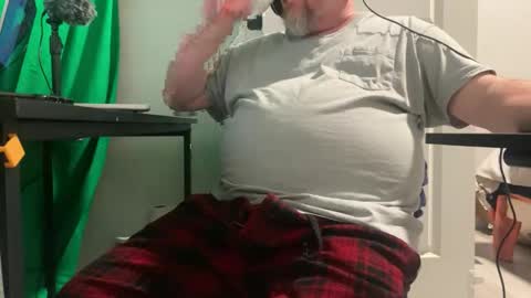 Allergictolove online show from January 24, 1:46 am