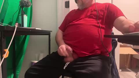 Allergictolove online show from February 17, 9:41 pm