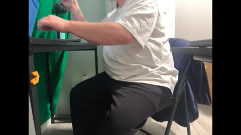 Allergictolove online show from March 1, 2:55 pm