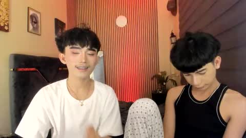 Snapshot of alluring_alpha chatting on October 24, 8:16 am kim and josh online show from October 24, 8:16 am