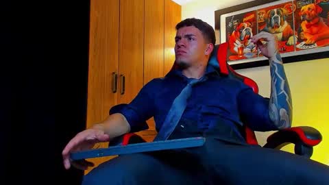 alpha_dominus_ online show from November 19, 6:13 am