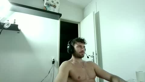 alphah_hunk online show from December 19, 7:11 pm