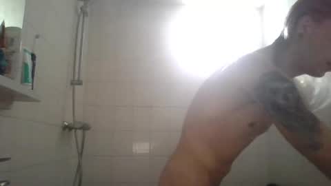 Snapshot of altboy010 chatting on December 23, 11:25 am altboy010 online show from December 23, 11:25 am