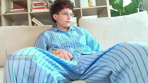 Snapshot of anddres_boss chatting on October 13, 12:11 pm Tell Me  ANDRESS ----- online show from October 13, 12:11 pm