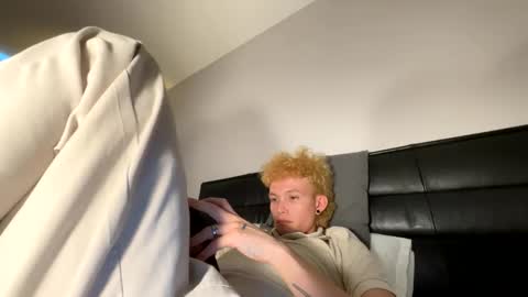 Snapshot of anddres_boss chatting on February 14, 5:46 pm Tell Me  ANDRESS ----- online show from February 14, 5:46 pm