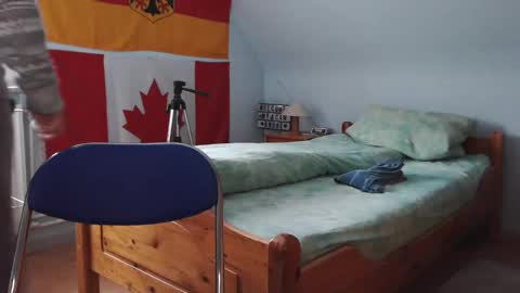 Snapshot of andre124231 chatting on February 28, 1:47 pm Andre online show from February 28, 1:47 pm