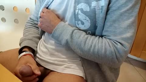 andrea_feetlover online show from September 18, 5:31 am