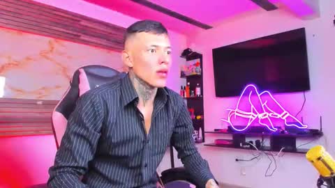 andrees_s online show from November 12, 2:17 am