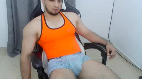 andres180950734 online show from November 17, 10:35 pm