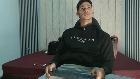 andres_stud online show from September 29, 4:22 am