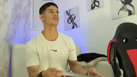 ANDRES  online show from November 18, 12:42 pm