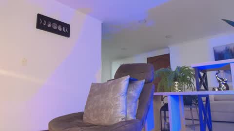 ANDREW WEST online show from January 11, 9:51 pm