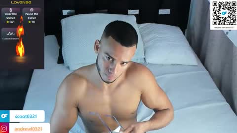 Snapshot of andrewl0321 chatting on October 26, 4:53 pm Follow me in Fansly     online show from October 26, 4:53 pm