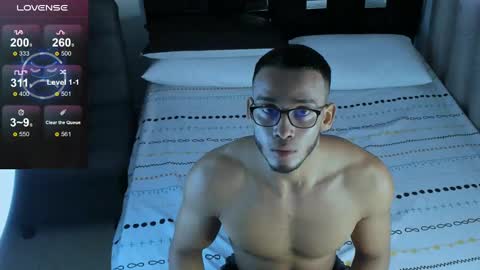 Snapshot of andrewl0321 chatting on March 11, 11:23 am Follow me in Fansly     online show from March 11, 11:23 am