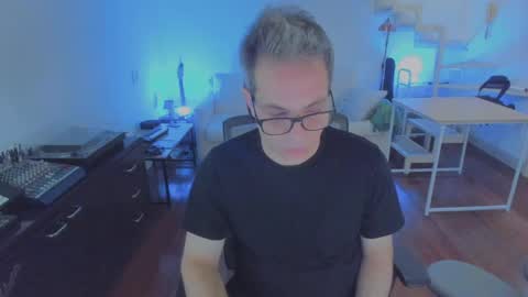 Andrew online show from November 4, 6:20 pm