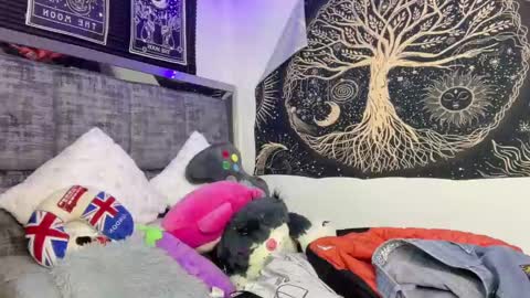 Andy online show from February 12, 6:40 am