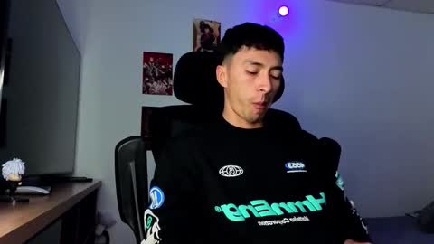 Andy online show from December 13, 8:26 pm