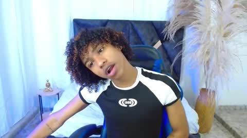 Angel online show from January 31, 9:02 pm