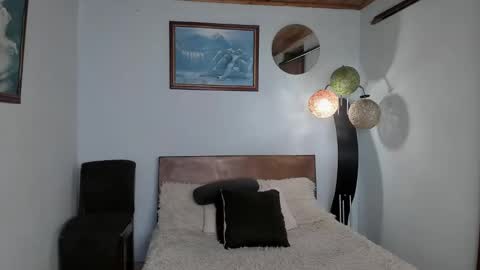 Angel Fox online show from December 9, 4:01 am