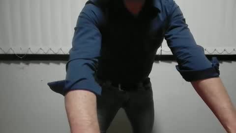 Snapshot of antarctic_male33 chatting on January 9, 7:10 am antarctic male online show from January 9, 7:10 am