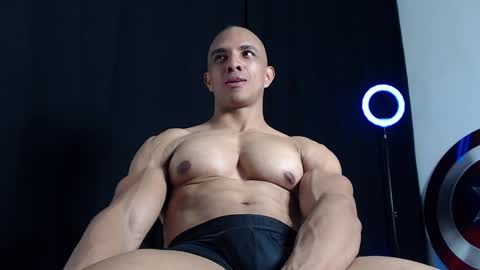 Instagram miguelangel1802  online show from February 25, 4:53 pm