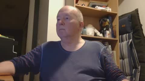 arcticman44 online show from February 5, 6:15 pm